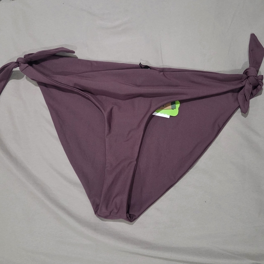 Volcom Simply Seamless Hipster Tie-Side Bikini Bottom Im Egg Plant Size 18W